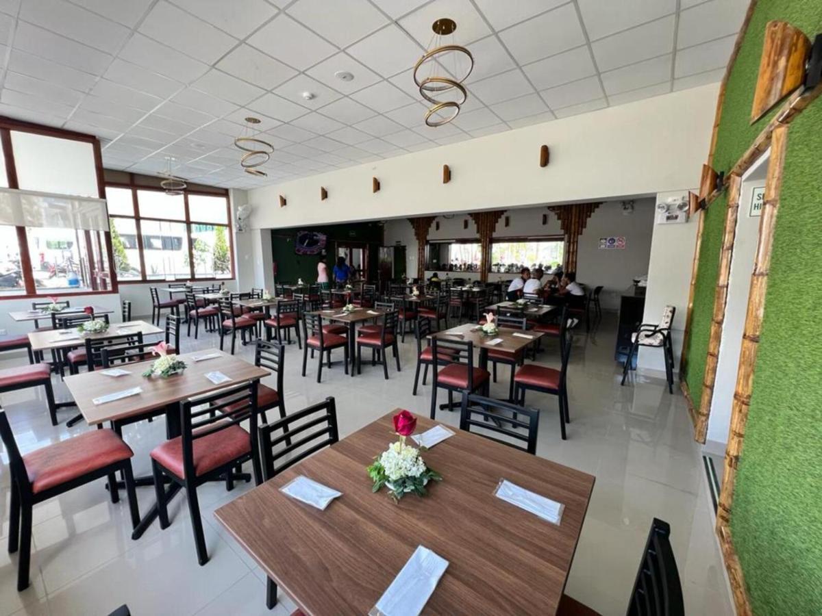 Hotel El Bosque 哈恩 外观 照片